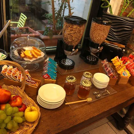 菈沙特勒斯酒店 2*