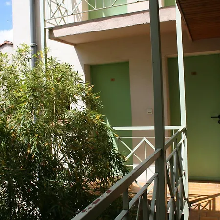 Hotel La Chartreuse 2*